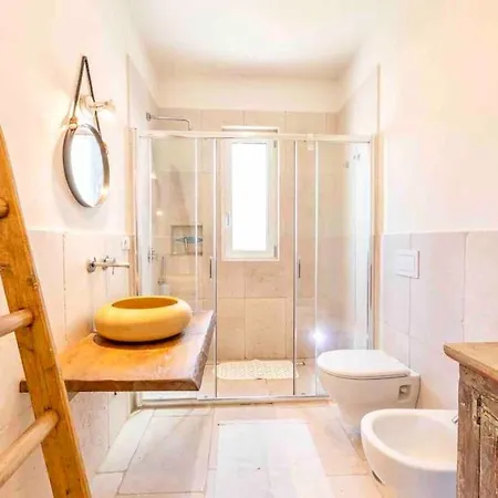 Con Piscina+jacuzzi3 Minuti Dal Mare Willa