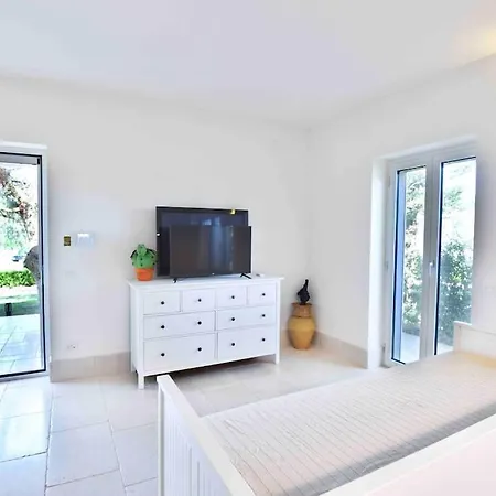 Con Piscina+jacuzzi3 Minuti Dal Mare Willa Specchiolla