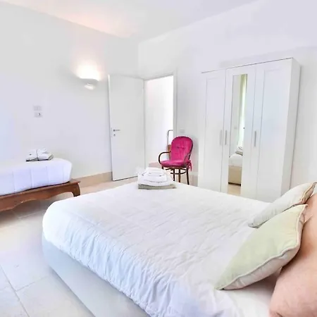 Con Piscina+jacuzzi3 Minuti Dal Mare Specchiolla