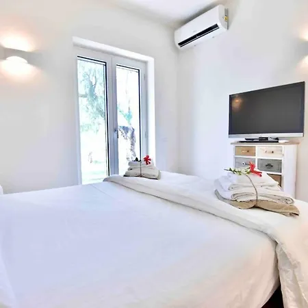Con Piscina+jacuzzi3 Minuti Dal Mare *