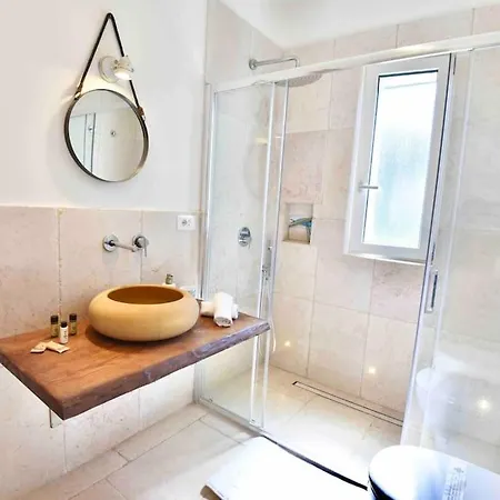 Con Piscina+jacuzzi3 Minuti Dal Mare Вилла Спеккьолла